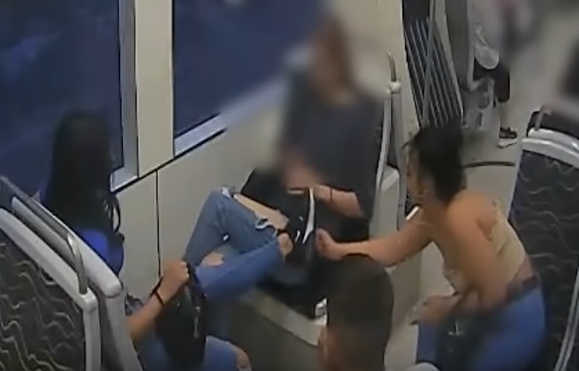 Nőt bántalmazott két nő és egy férfi a 3-as villamoson (Video)