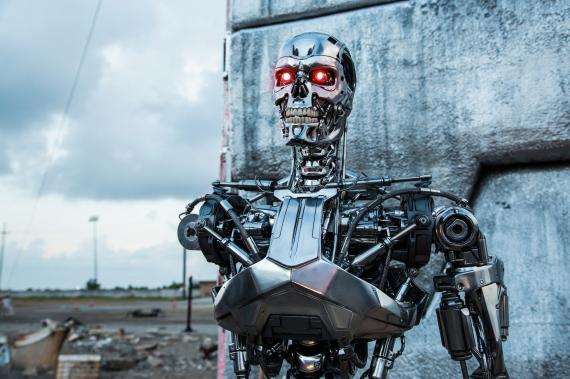 Musk és Hawking: Nem kellenek Robotzsaruk és Terminátorok!