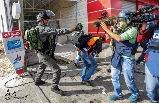 Orvosokat és újságírókat terrorizált az izraeli határőrség (Videó)