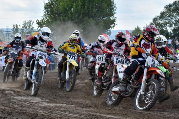Szezonnyitó motocross verseny Esztergomban (Interjúnk)