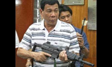 Megöllek, ha a drog miatt elkapnak! - mondta a fiáról a Fülöp-szigetek elnöke