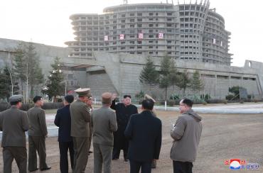 Észak-Korea ausztriai nagykövetségére látogattunk Korea nemzeti ünnepe alkalmából