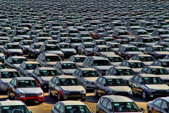 Hihetetlen pazarlás: új autók tízezrei kerülhetnek bontóba