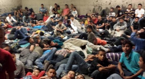 Az USA-kormány FEMA-táborba költöztetne 1000 illegális bevándorló gyereket
