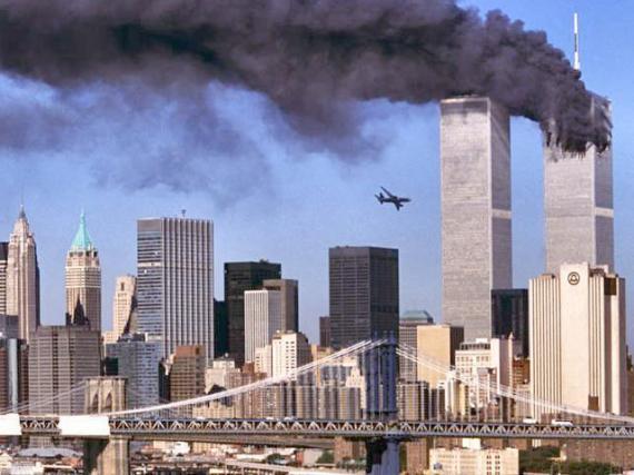 Egy volt CIA-s pilóta eskü alatt vallotta: Nem csapódhattak utasszállító gépek a World Trade Centerbe
